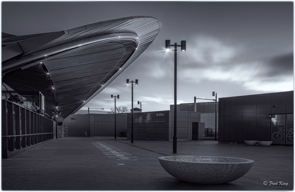 Buildings & Architecture, photograph by Fred King
