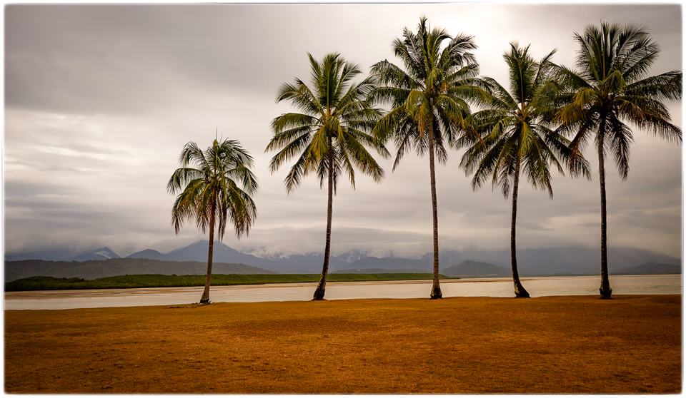 Colour Landscape & Waterscapes, photograph by Fred King
