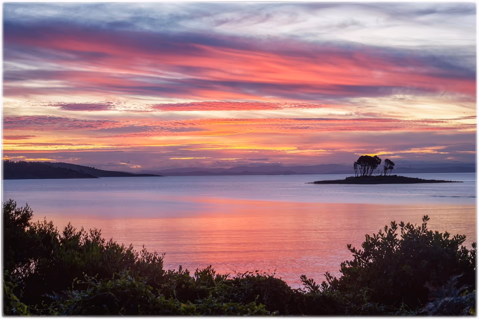 Colour Landscape & Waterscapes, photograph by Fred King